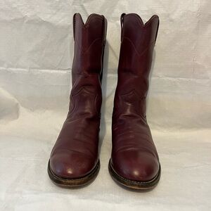 Justin L3068 Roper Cowboy Boots in a Women's Size 7 B.